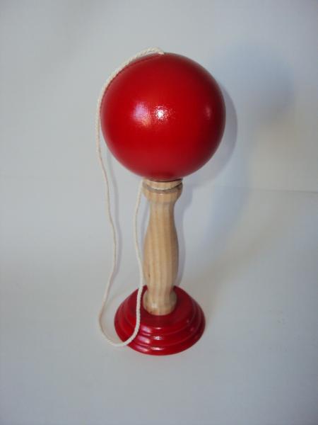 Bilboquet en bois de Hêtre en forme de boule