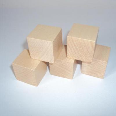 Cube en bois naturel 1